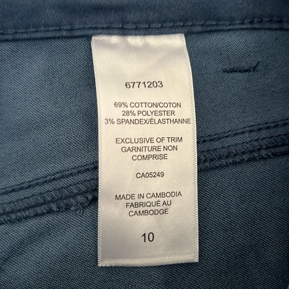 Up! Crop Women's Pants - Picture 4 of 4